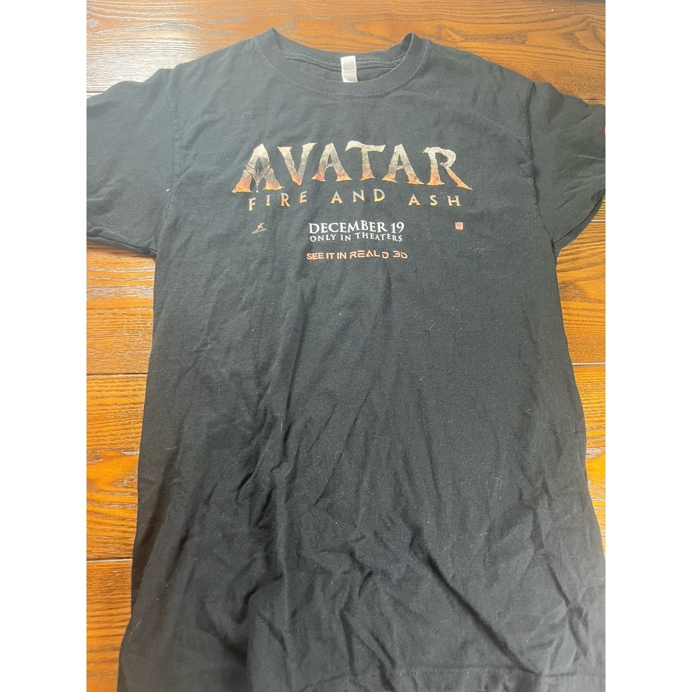 Avatar Fire and Disney Pixar Hoppers AMC Theatres Promo Shirt Size Small